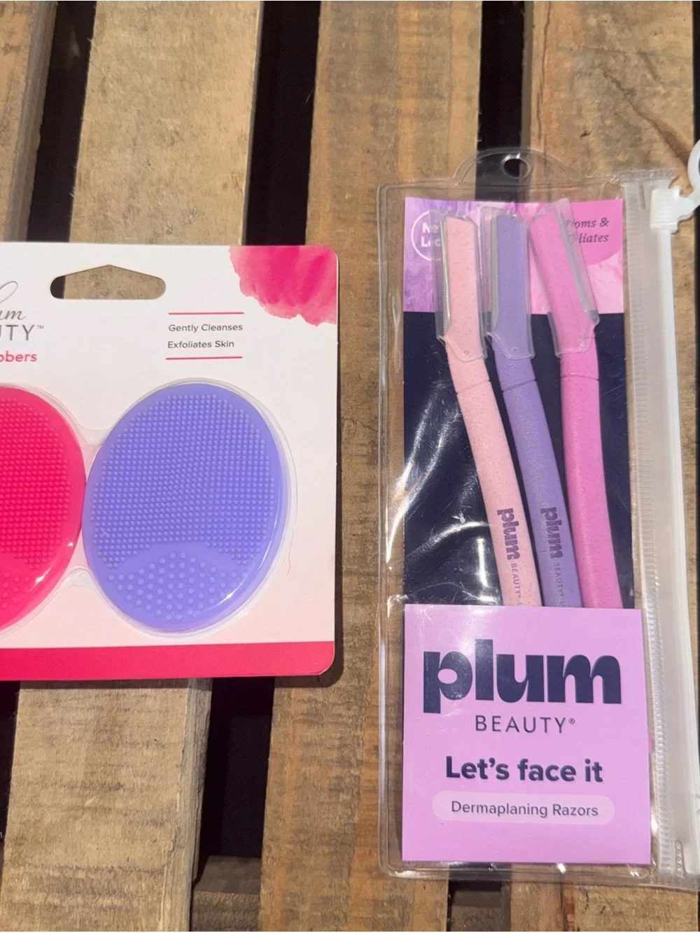 Plum Beauty Pink & Purple Dermaplaning Razors and Facial Cleansing Pads